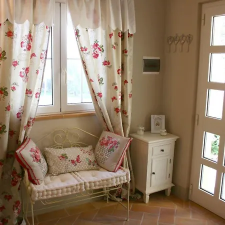 Villa Il Borgo Sleeps 3 Pool Air Con Wifi Cortona