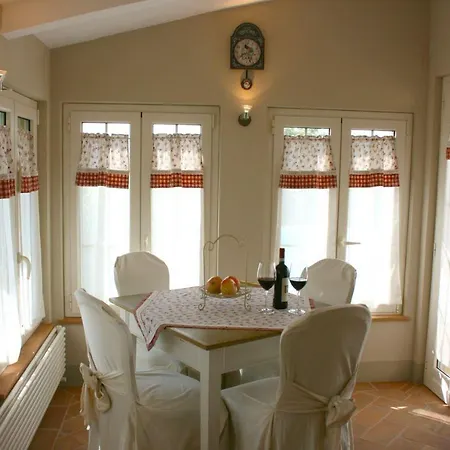 Il Borgo Sleeps 3 Pool Air Con Wifi