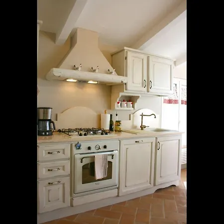 Villa Il Borgo Sleeps 3 Pool Air Con Wifi